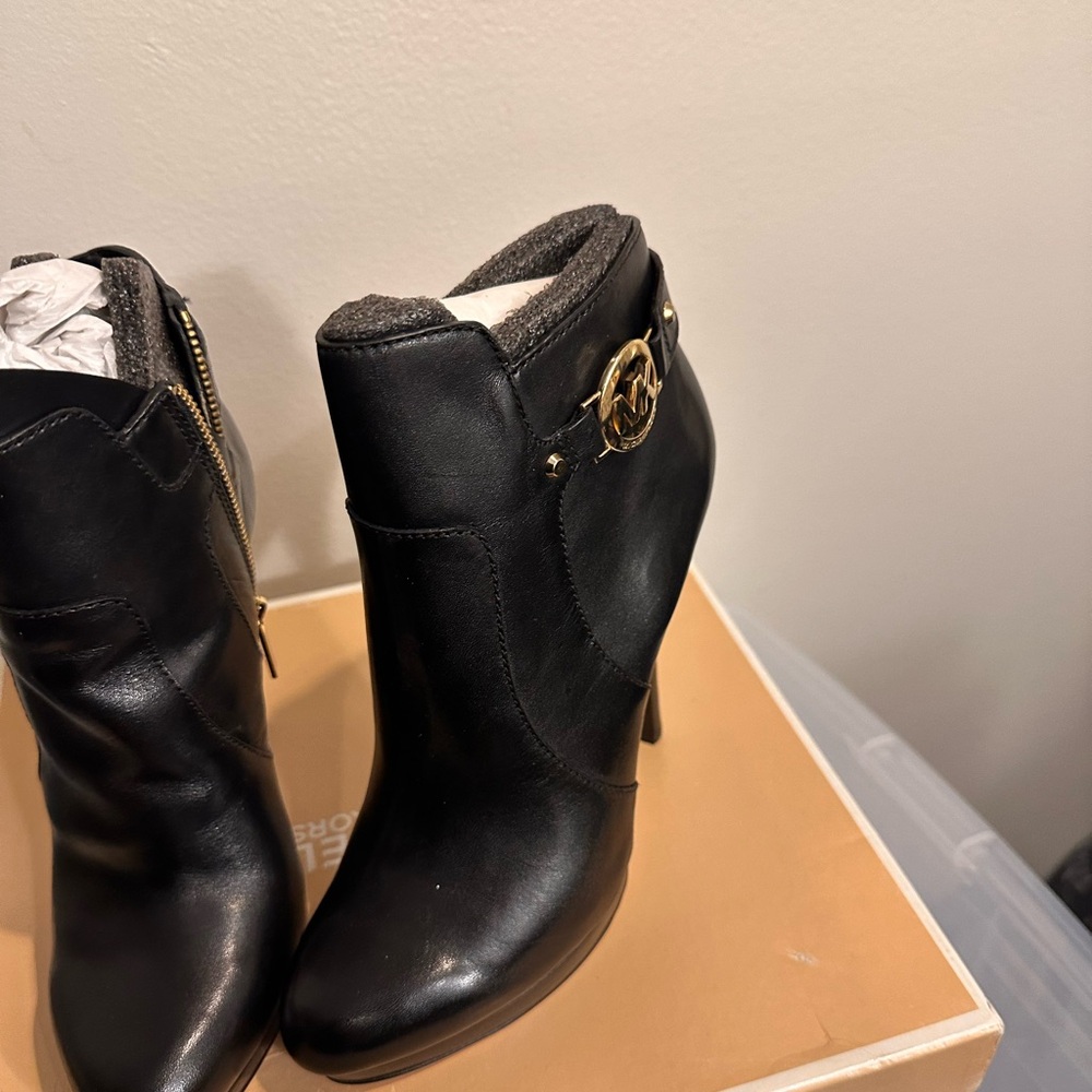 NW Michael Kors Booties - Picture 3 of 7